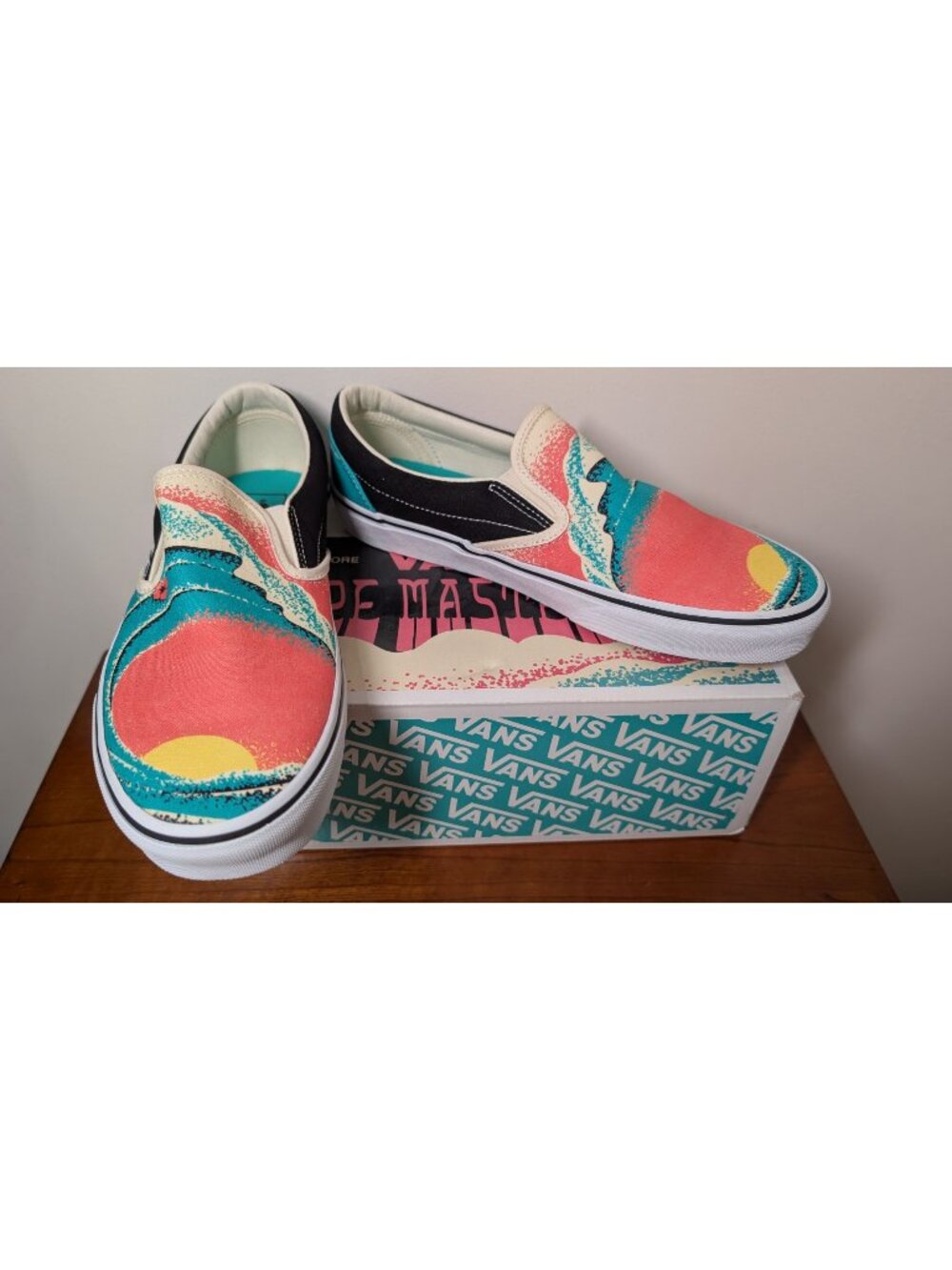 NEW Vans Limited Edition Hawaii Pipe Masters Slip-On Shoes Size Men 9.5/Women 11